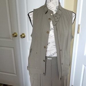 Two piece olive green capri pants set